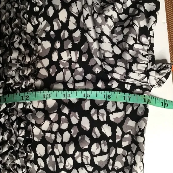 Reitmans Black & White Women’s Short Sleeves Top Size US S - Picture 15 of 15